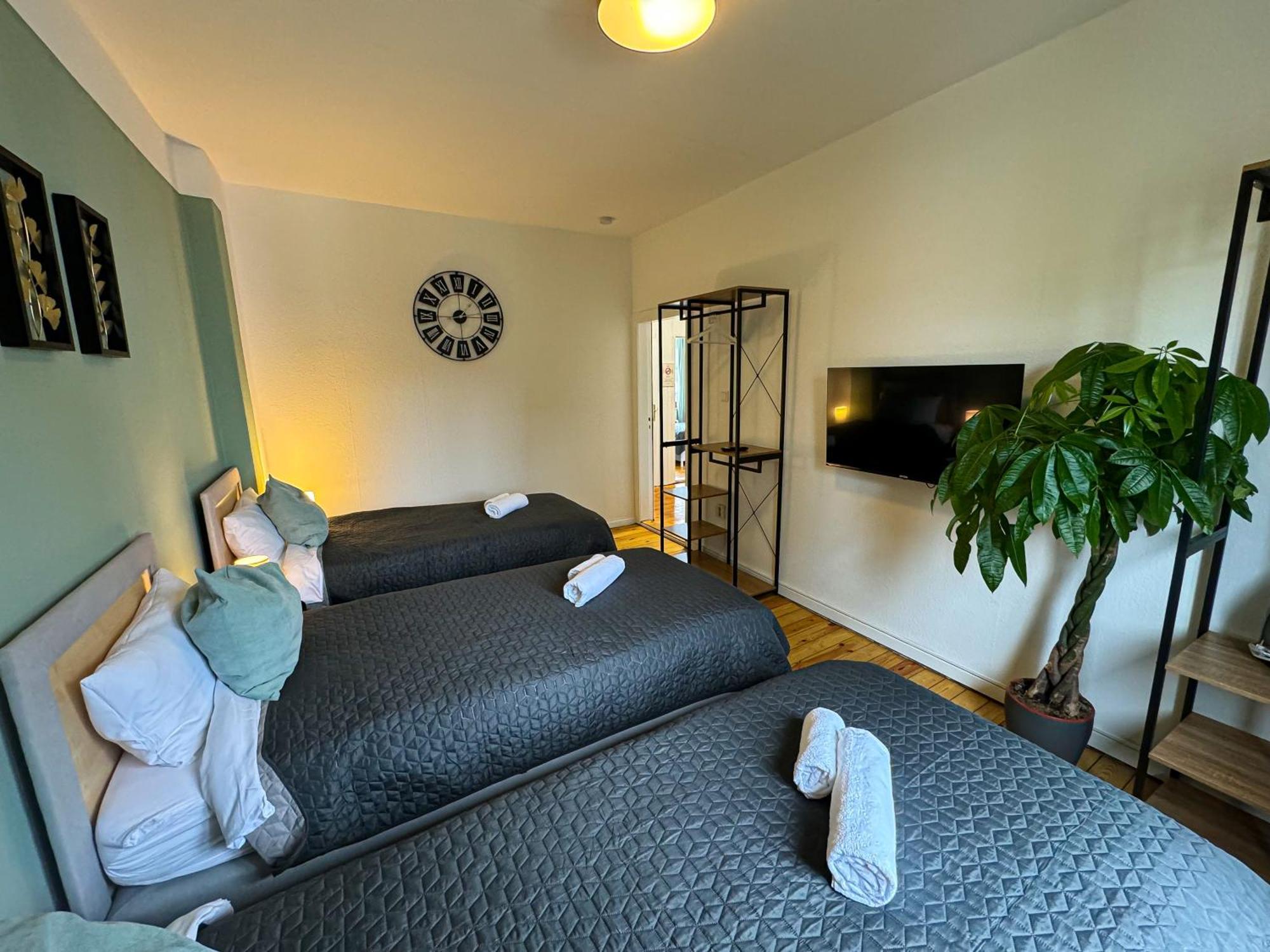 Immostay #8 - Haus Fuer 13 Personen Mit 7 Zimmer - Grosser Garten & Grill, Free Parking, Wlan Bremen Exterior foto