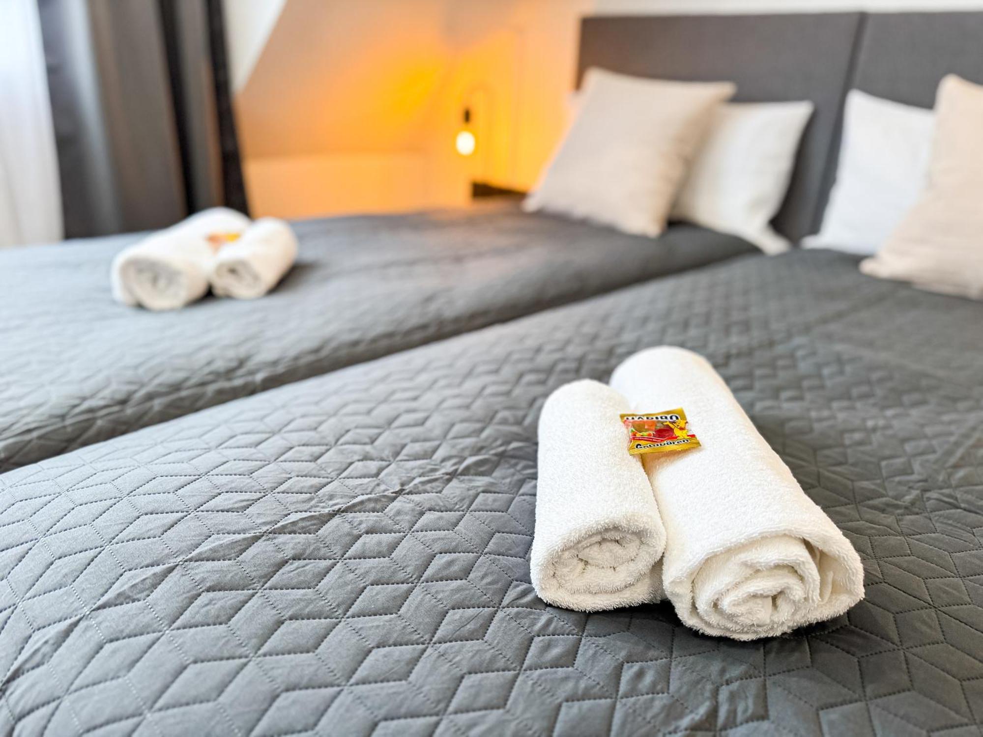 Immostay #8 - Haus Fuer 13 Personen Mit 7 Zimmer - Grosser Garten & Grill, Free Parking, Wlan Bremen Exterior foto